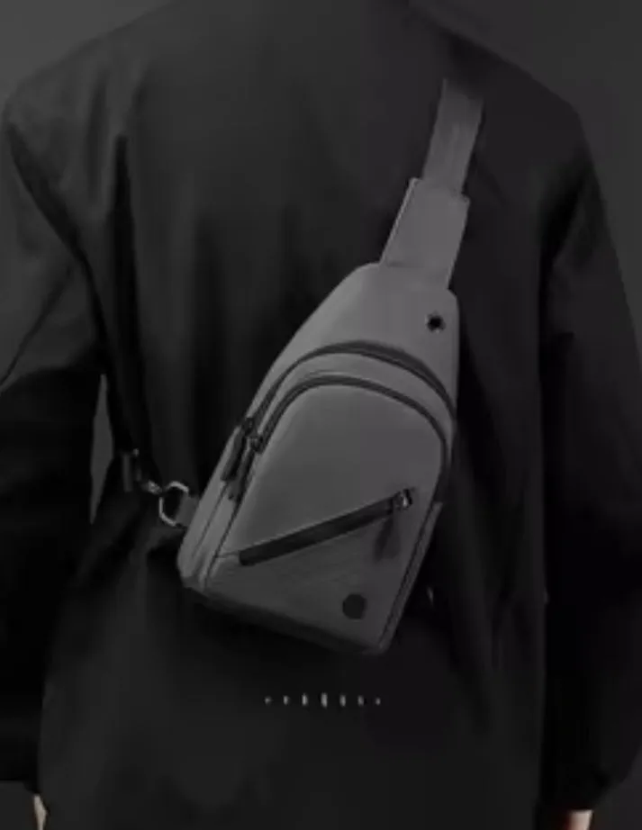 Active Axis Crossbody