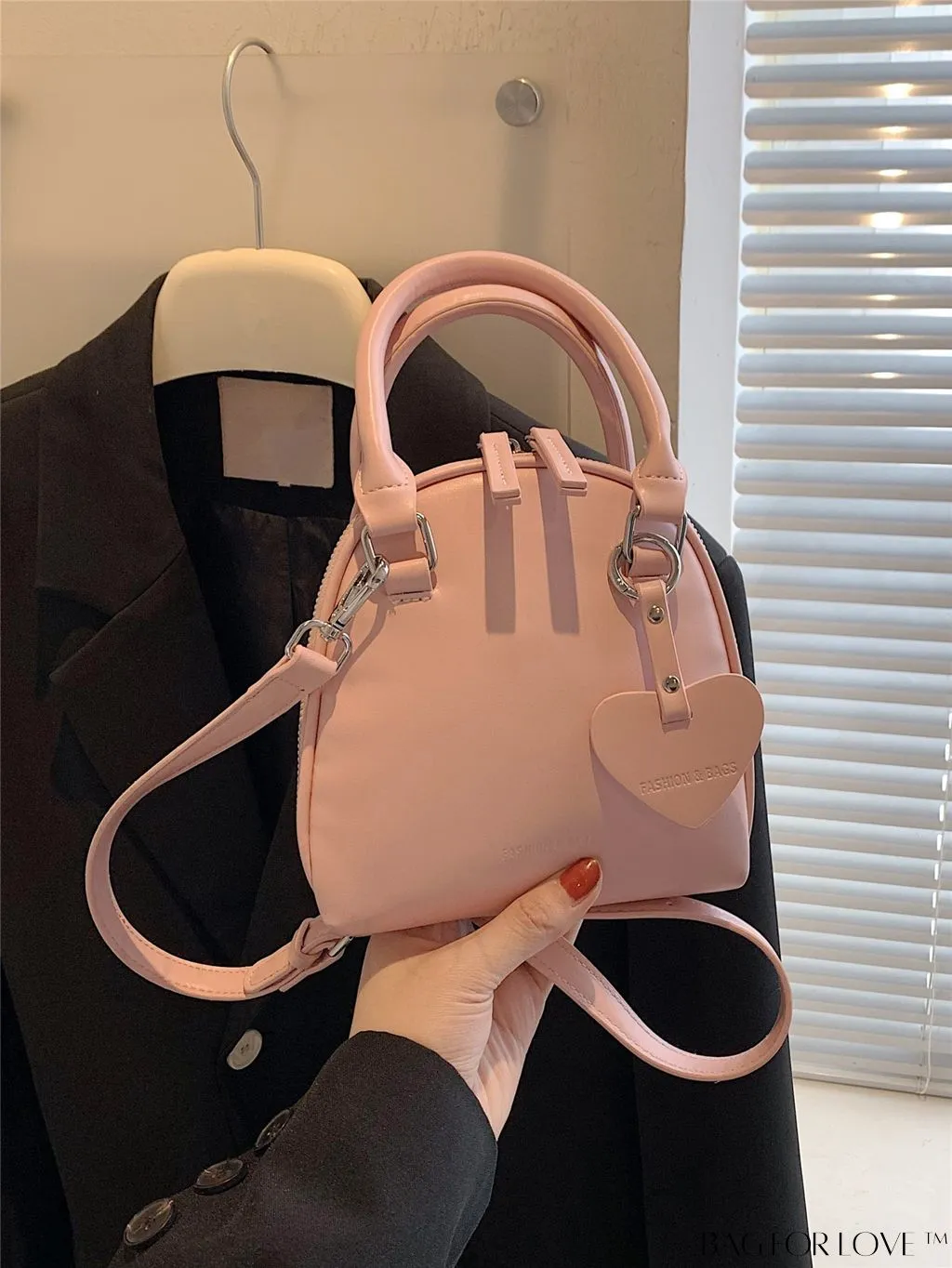 BagForLove - Compact & Stylish Metallic Shell Handbag - Perfect for Any Occasion!