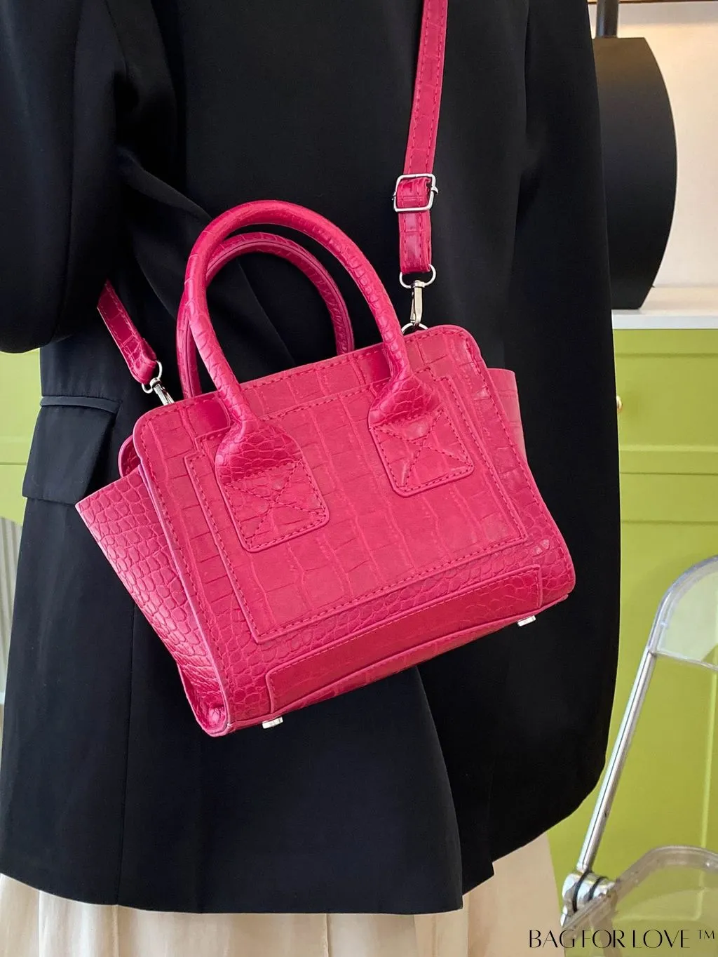 BagForLove - Multi-functional Pink Crocodile PU Handbag: Stylish and Practical