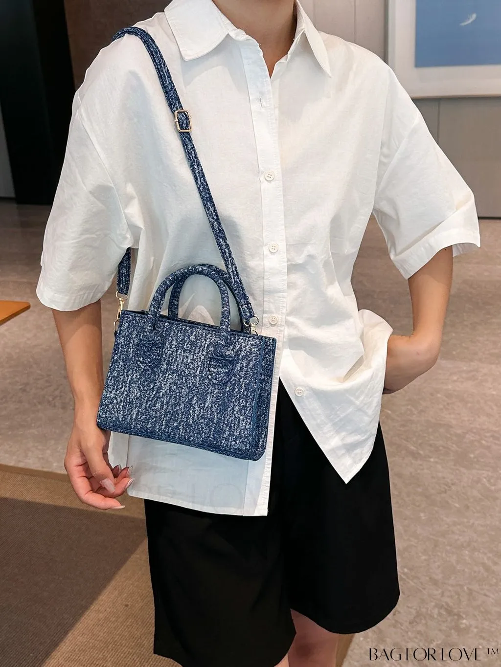 BagForLove - Stylish Compact Square Bag: Portable Fashion for Everyday.