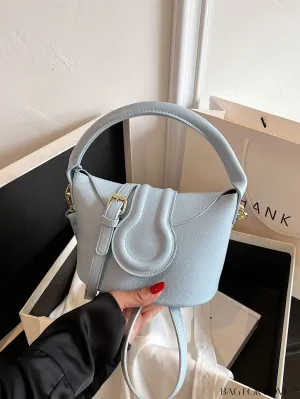 BagForLove - Stylish Flip-Top Handbag: Adjustable Shoulder Strap for Maximum Versatility