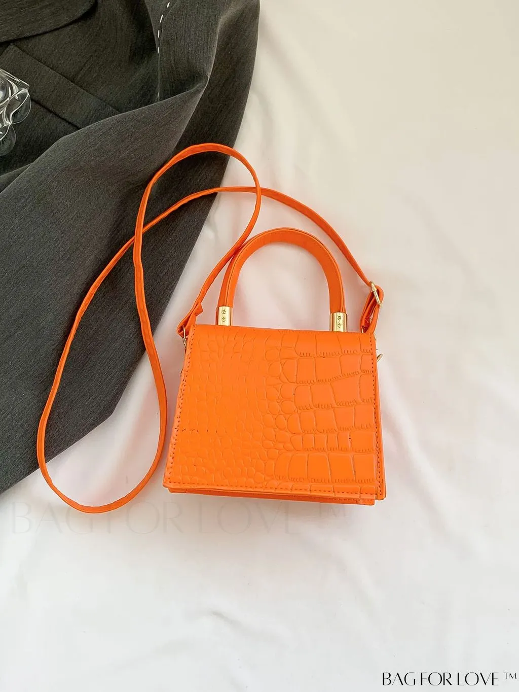 BagForLove - Stylish Mini Square Handheld Bag with Flip Cover - Exquisite Fashion Accessory