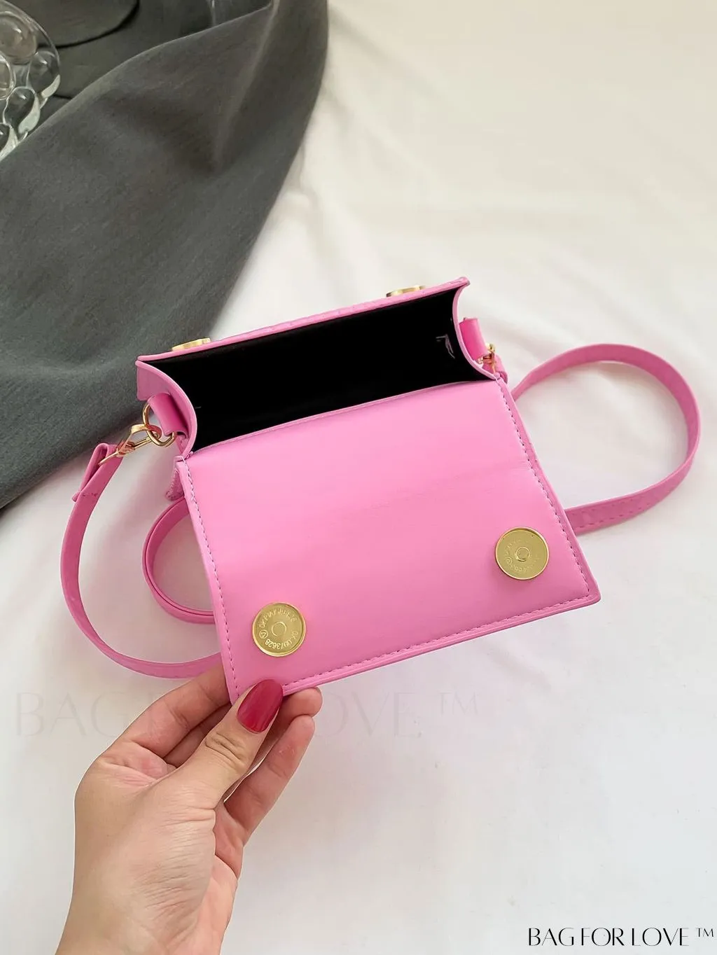 BagForLove - Stylish Mini Square Handheld Bag with Flip Cover - Exquisite Fashion Accessory