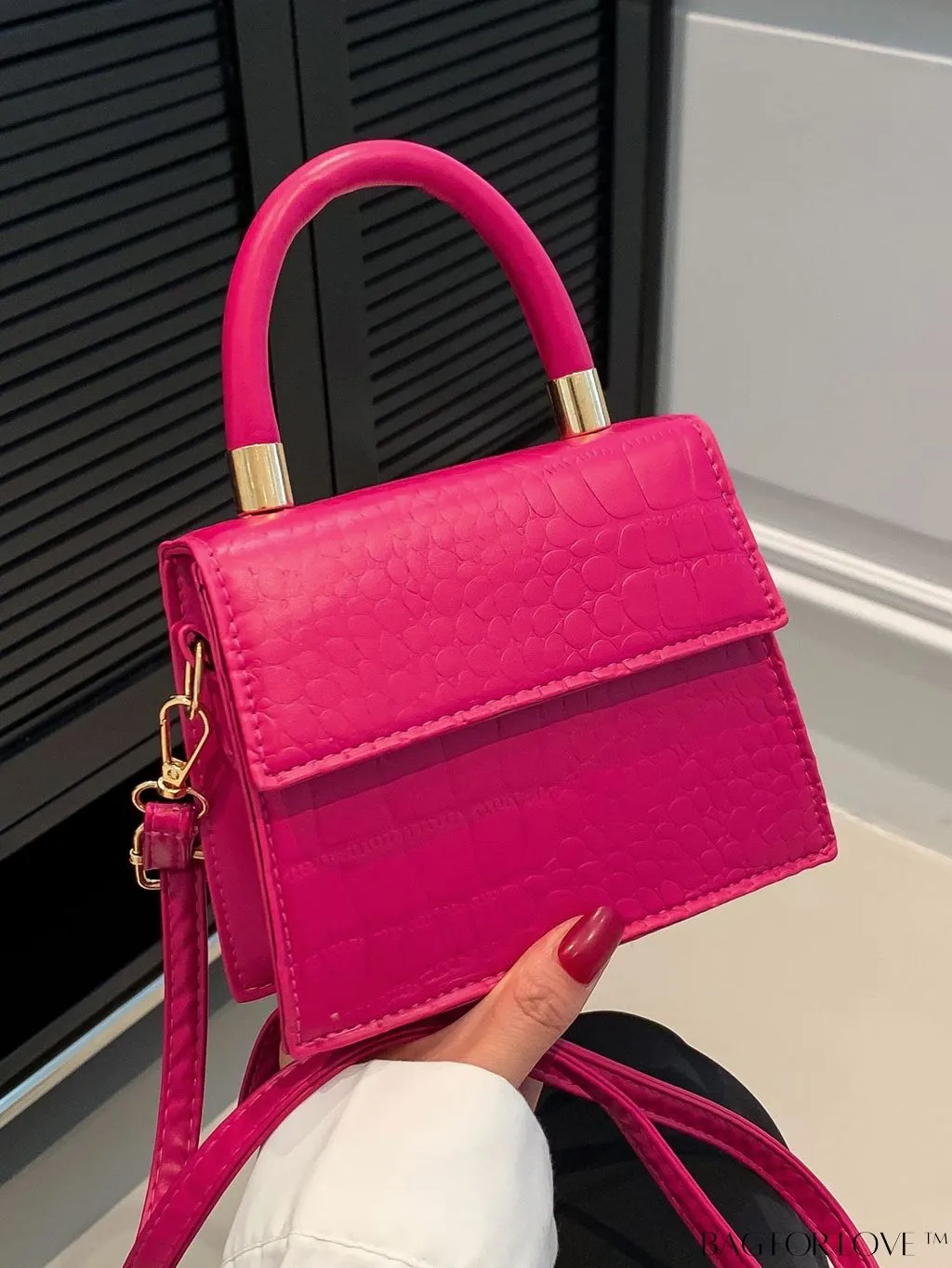 BagForLove - Stylish Mini Square Handheld Bag with Flip Cover - Exquisite Fashion Accessory