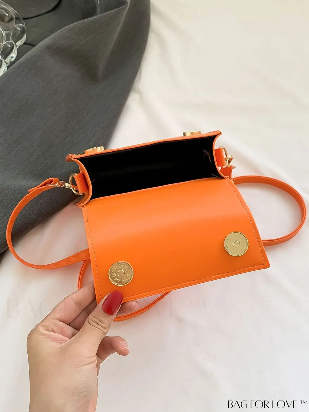 BagForLove - Stylish Mini Square Handheld Bag with Flip Cover - Exquisite Fashion Accessory