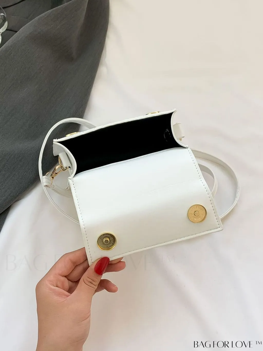 BagForLove - Stylish Mini Square Handheld Bag with Flip Cover - Exquisite Fashion Accessory