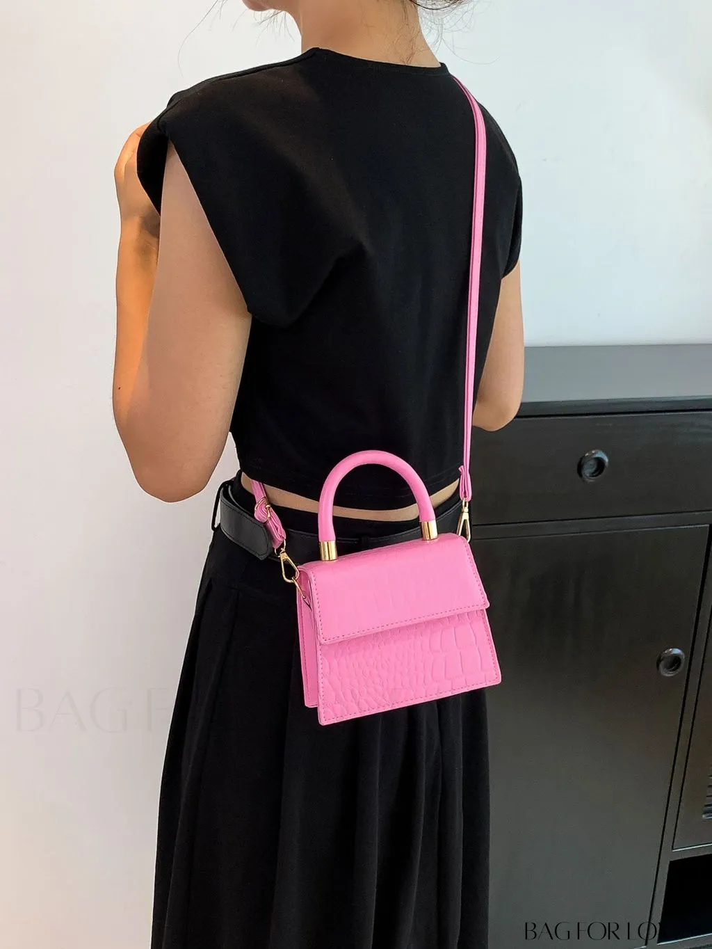 BagForLove - Stylish Mini Square Handheld Bag with Flip Cover - Exquisite Fashion Accessory