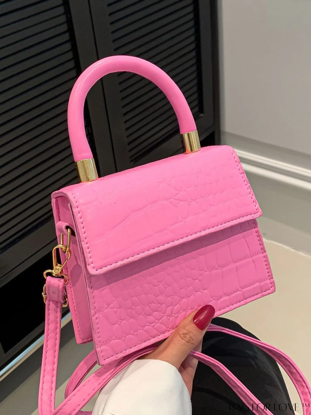 BagForLove - Stylish Mini Square Handheld Bag with Flip Cover - Exquisite Fashion Accessory