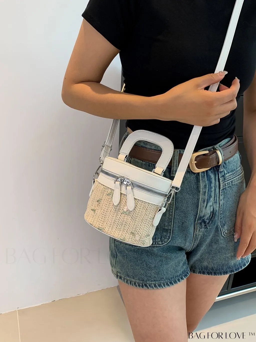 BagForLove - Stylish Mini Vacation Handbag with Adjustable Shoulder Strap & Floral Pattern Enclosure
