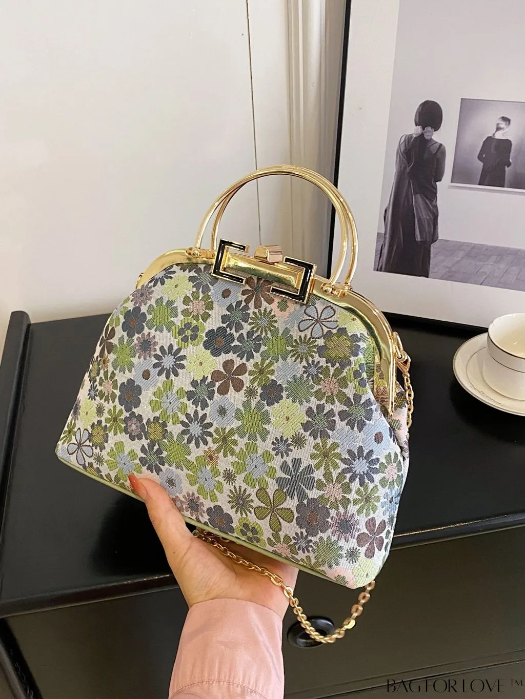 BagForLove - Stylish Womens Printed Handbag: Versatile Shell Crossbody Bag