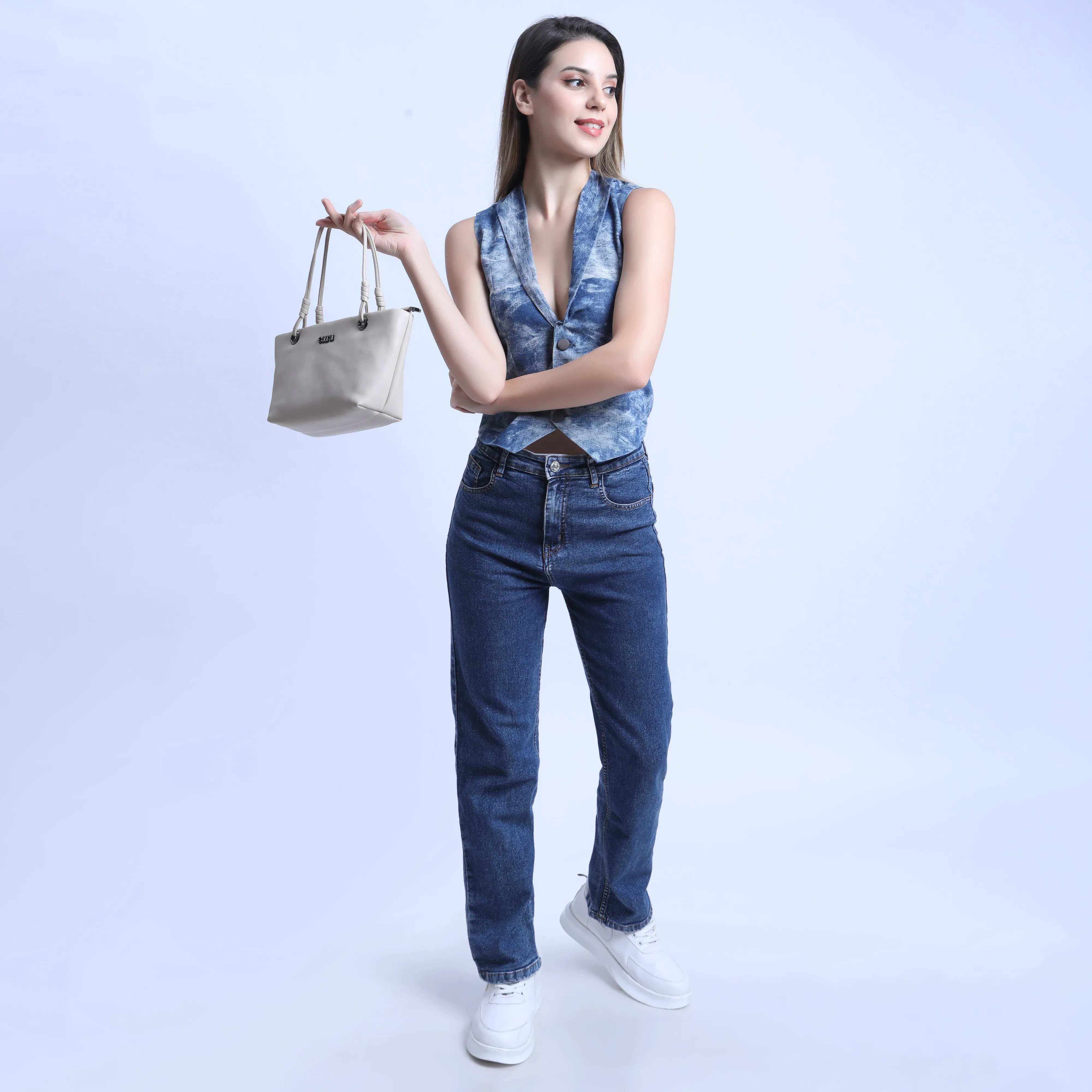 Cream Delightful Slingbag | Cara