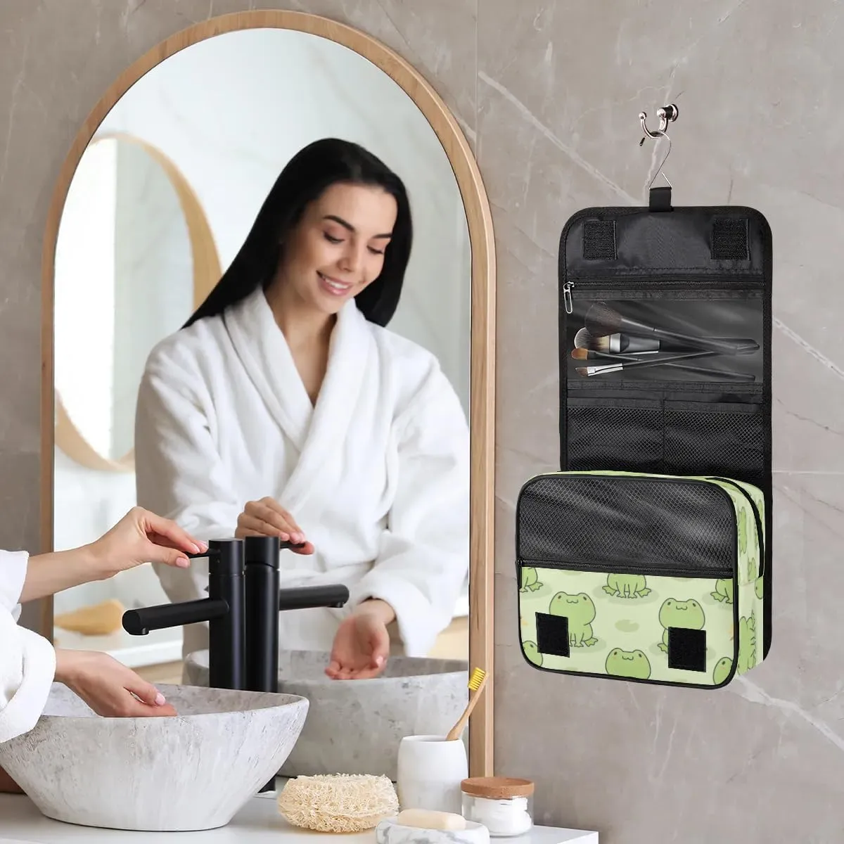 Cute Frog Hanging Toiletry Bag Waterproof Makeup Cosmetic Bag Travel Bag Organizer for Accessories Shampoo Full Sized Container Travel-Essentials Toiletry Bag