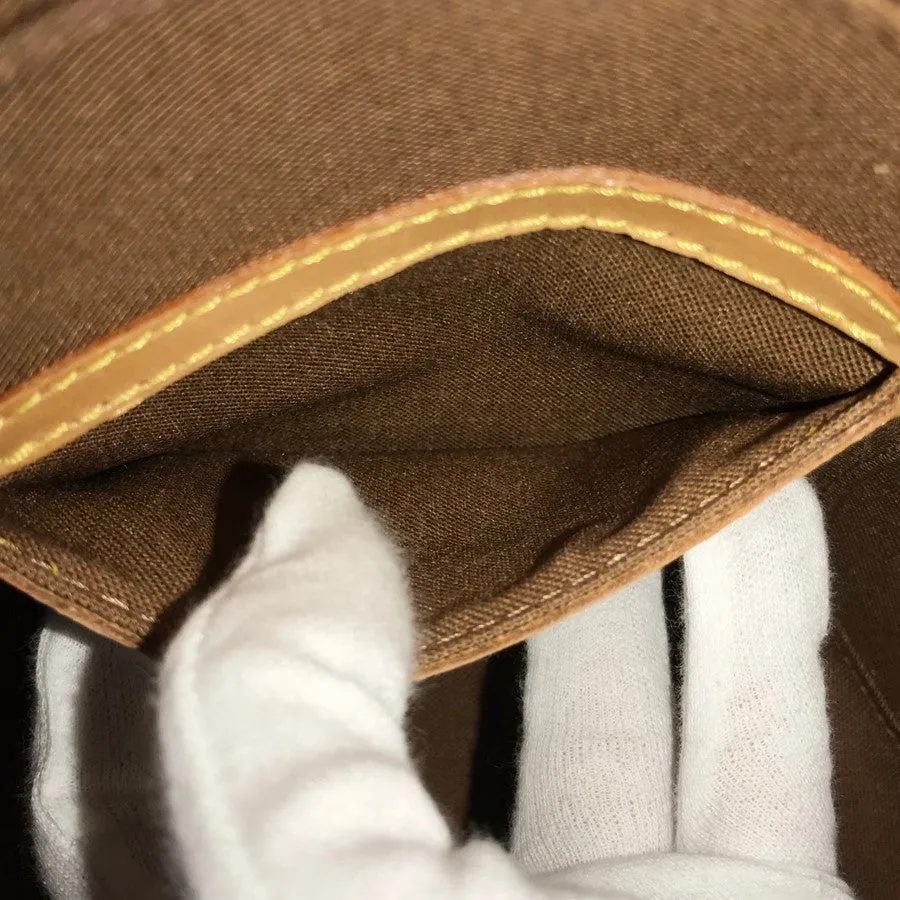 LOUIS VUITTON Handbag