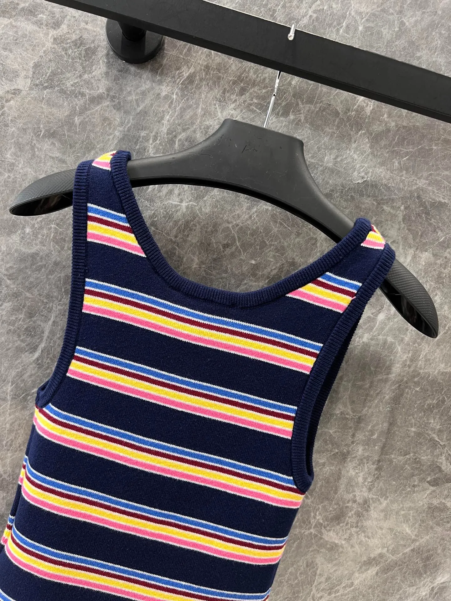 P 25 Colorful Striped Knit Vest