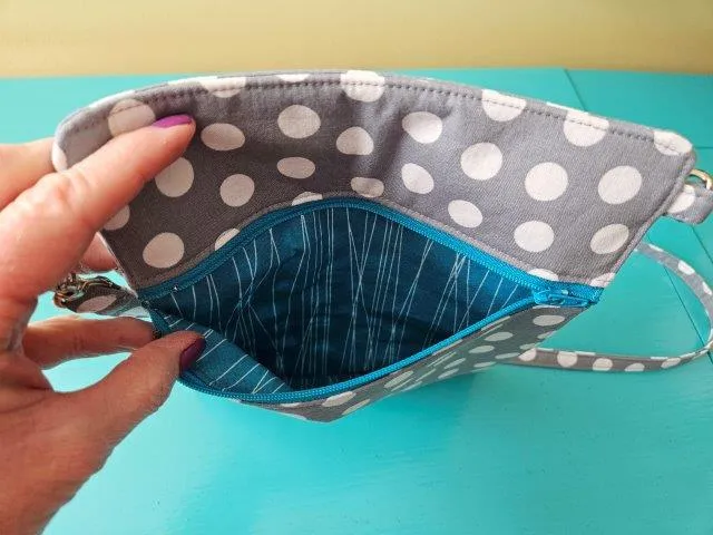 Small Sling Bag Sewing Tutorial / Sling Bag Pattern / Sling Bag Sewing Pattern / Crossbody Bag Purse Sewing Pattern / DIY Small Sling Bag