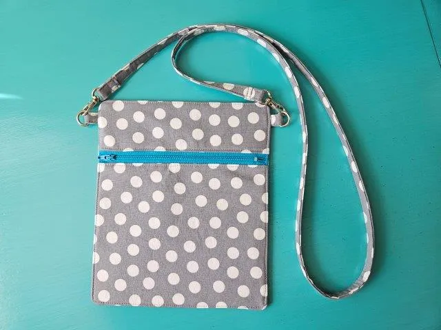 Small Sling Bag Sewing Tutorial / Sling Bag Pattern / Sling Bag Sewing Pattern / Crossbody Bag Purse Sewing Pattern / DIY Small Sling Bag