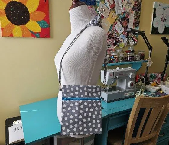 Small Sling Bag Sewing Tutorial / Sling Bag Pattern / Sling Bag Sewing Pattern / Crossbody Bag Purse Sewing Pattern / DIY Small Sling Bag