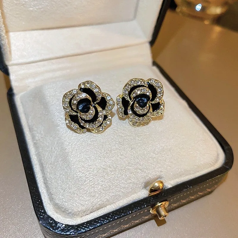 Stylish Pearl Earrings With Electroplating