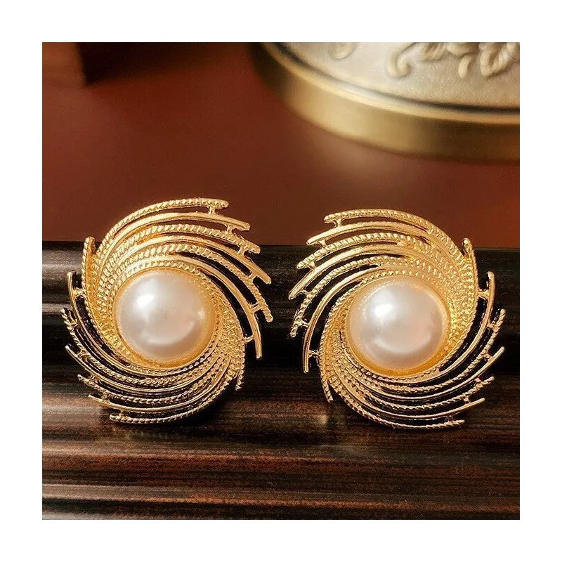 Stylish Pearl Earrings With Electroplating