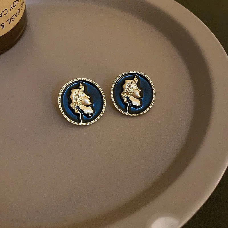 Stylish Pearl Earrings With Electroplating