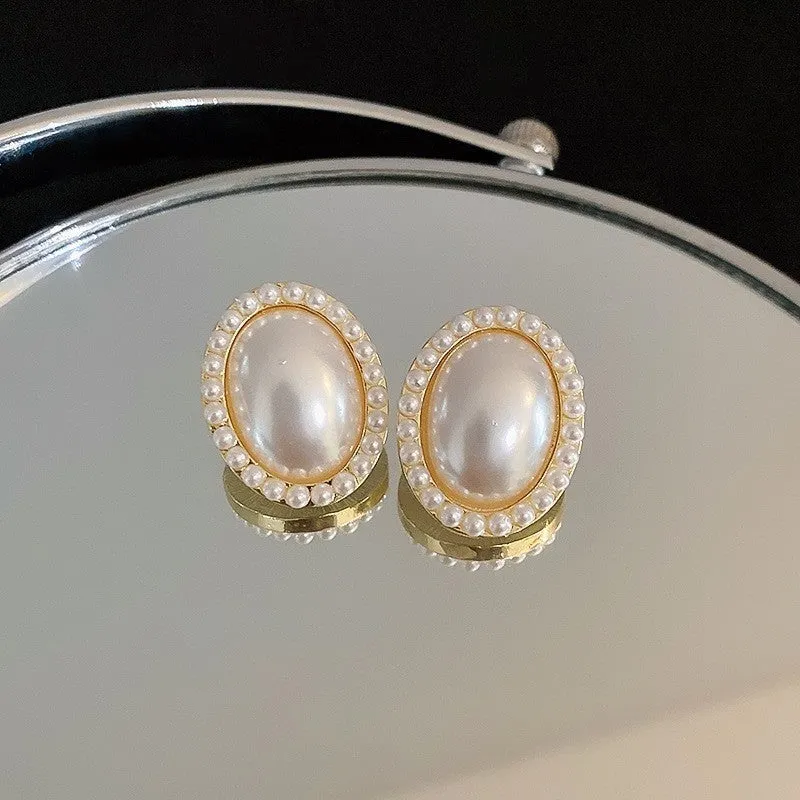 Stylish Pearl Earrings With Electroplating