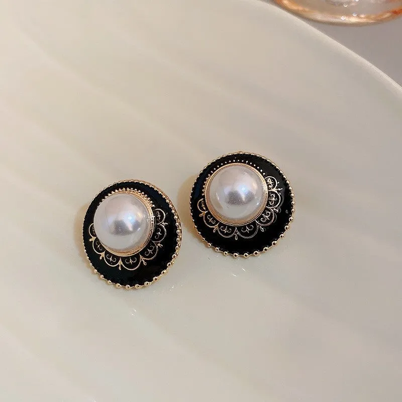 Stylish Pearl Earrings With Electroplating