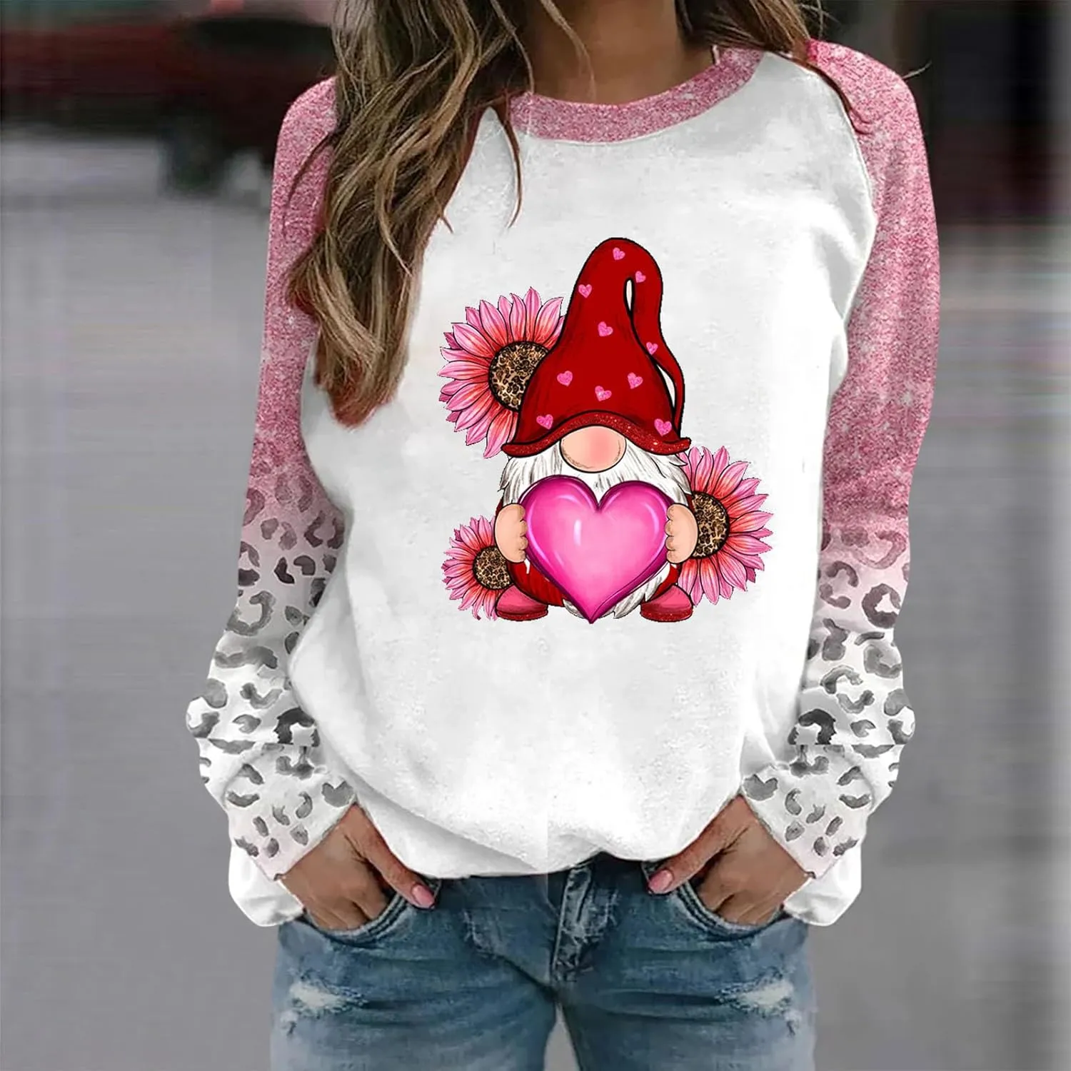 Valentine's Day Shirts for Women Long Sleeve Crewneck Heart Print Cute Tops Loose Fit Casual Tees Blouses Fashion 2024