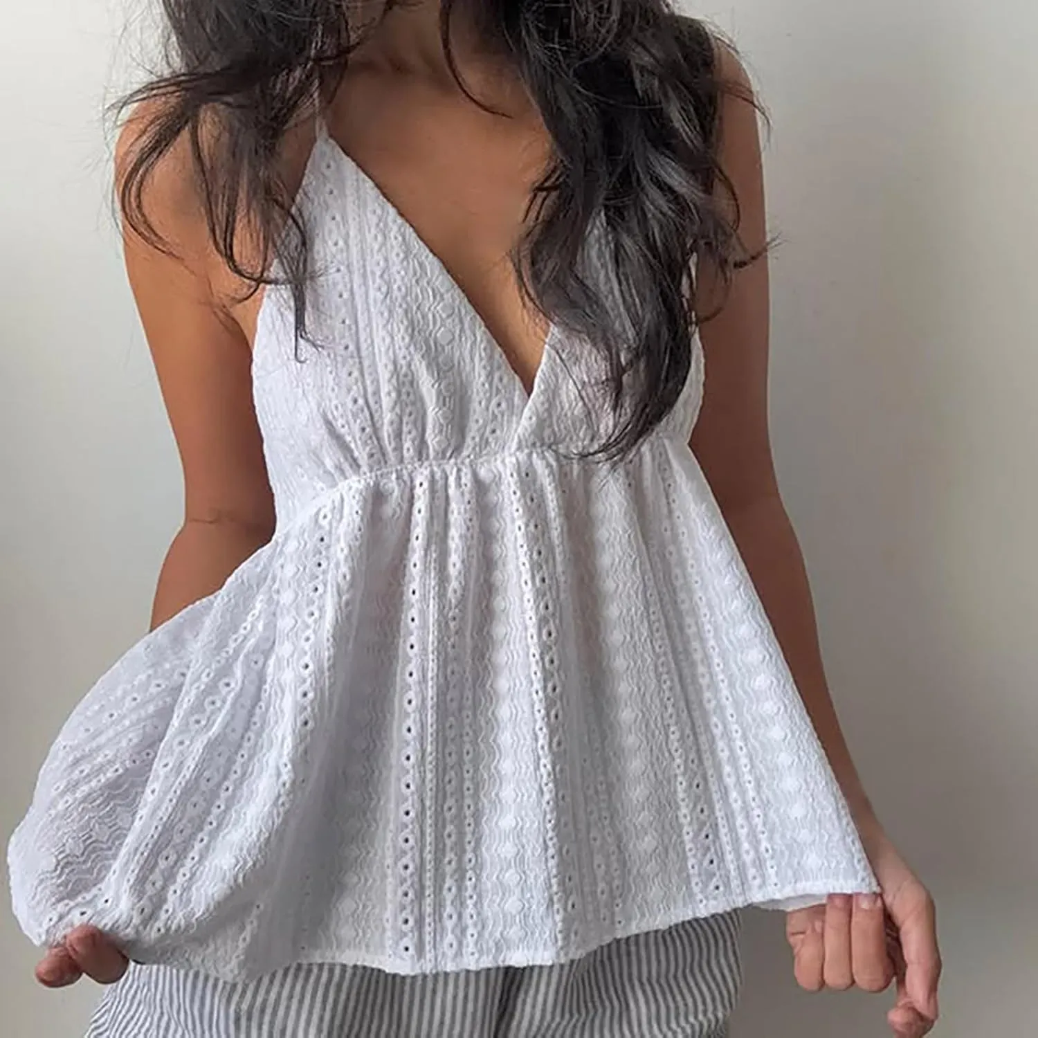 Women's Plus Size V Neck Eyelet Cami Peplum Top Spaghetti Strap Ruffle Boho Tank Top Eyelet Embroidery Loose Fit Flowy Tops